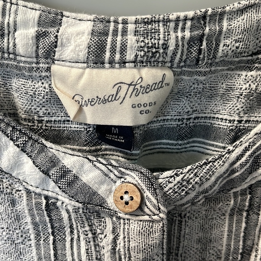 Universal Thread Romper - Picture 2 of 4